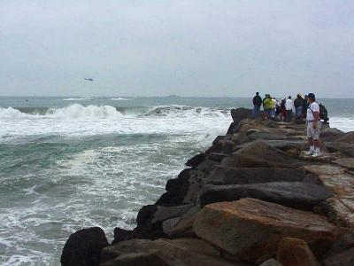 Image mer hélicoptère vague rocher personne à télécharger gratuitement