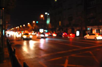 Image ville voiture route nuit lumière à télécharger gratuitement