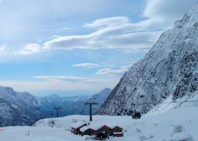 Image montagne neige téléphérique à télécharger gratuitement