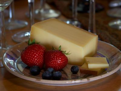Image fromage assiette nourriture fraise raisin à télécharger gratuitement