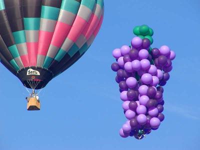 Image bleu ciel ballon montgolfière à télécharger gratuitement