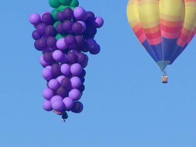 Image bleu ciel ballon montgolfière à télécharger gratuitement