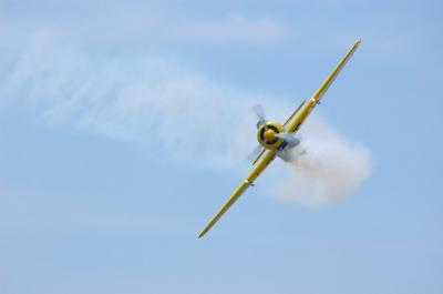 Image bleu avion jaune ciel à télécharger gratuitement
