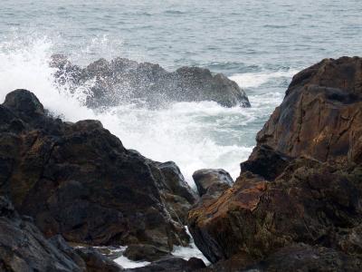 Image mer vague rocher à télécharger gratuitement