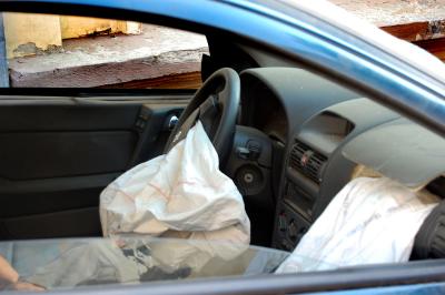Image voiture airbag accident à télécharger gratuitement